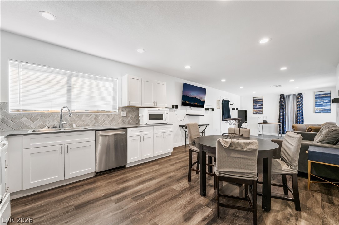 3825 Raymert Drive Las Vegas NV 89121