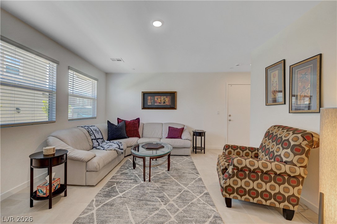 6318 Foxes Dale Street Las Vegas NV 89166