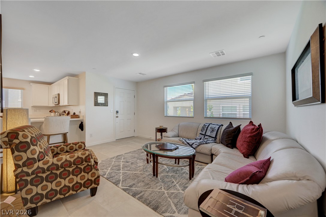 6318 Foxes Dale Street Las Vegas NV 89166