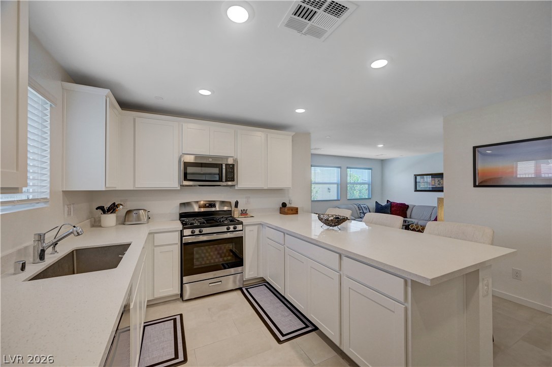 6318 Foxes Dale Street Las Vegas NV 89166