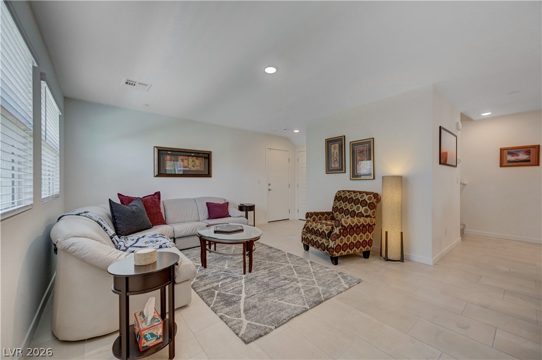 6318 Foxes Dale Street Las Vegas NV 89166