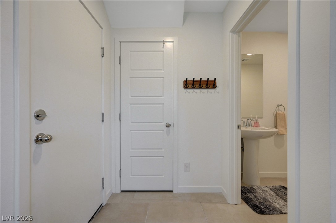 6318 Foxes Dale Street Las Vegas NV 89166