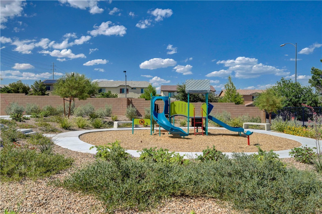 6318 Foxes Dale Street Las Vegas NV 89166