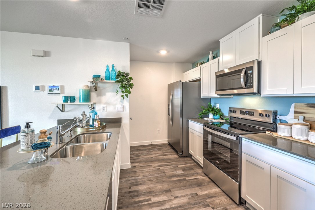 911 Pink Sugarbird Street Henderson NV 89011