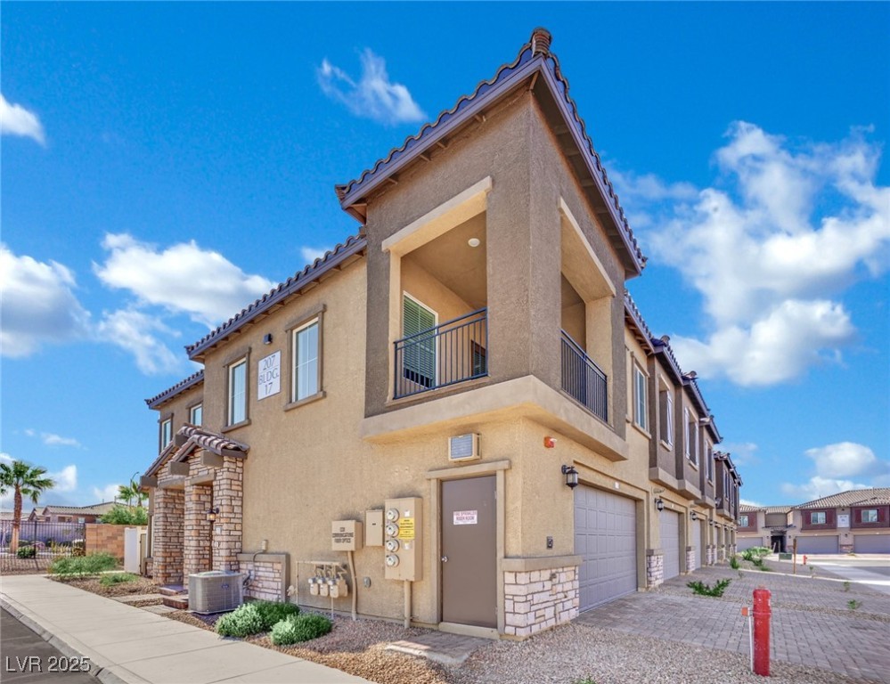 207 Callen Falls Avenue 1725 Henderson NV 89011