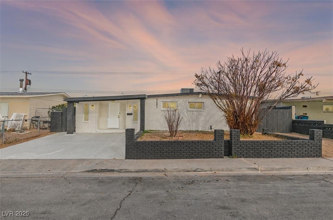 5052 Newton Drive Las Vegas NV 89122