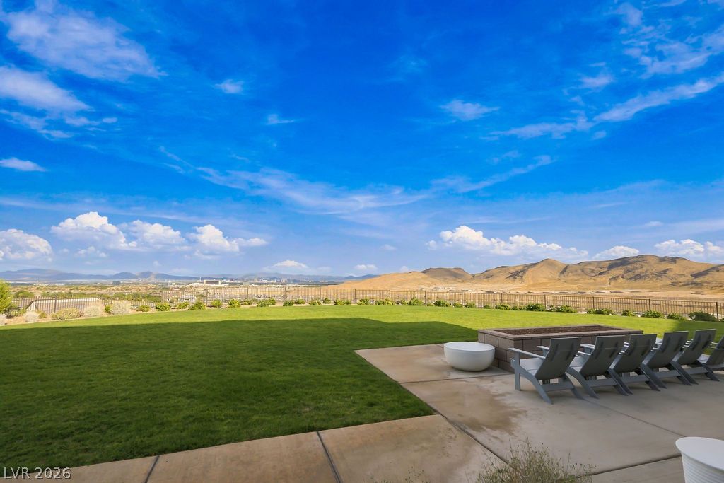 929 Silverfir Court Las Vegas NV 89138