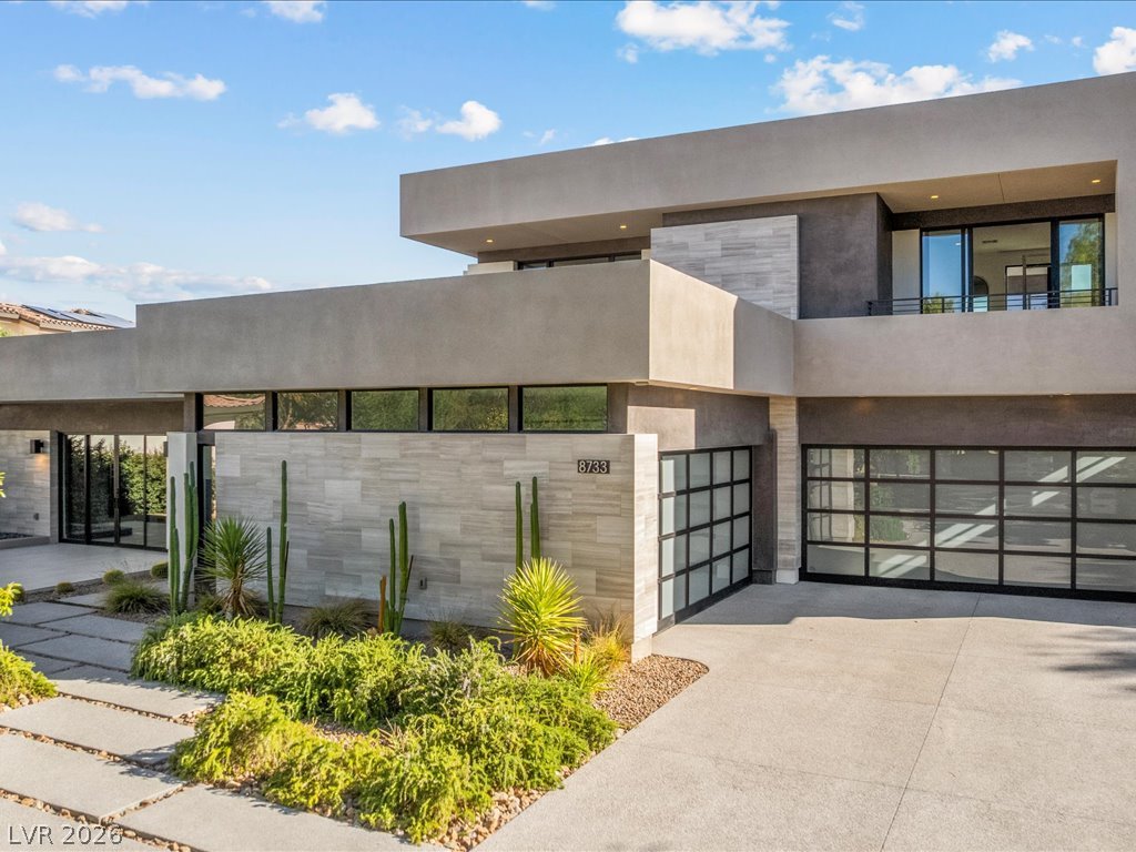 8733 Newport Isle Court Las Vegas NV 89117