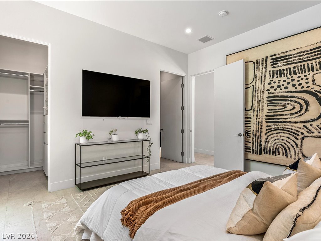 8733 Newport Isle Court Las Vegas NV 89117