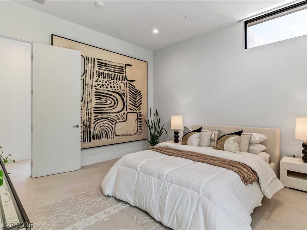 8733 Newport Isle Court Las Vegas NV 89117