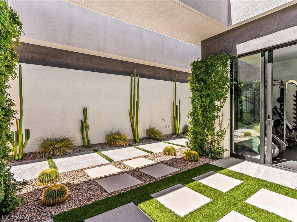 8733 Newport Isle Court Las Vegas NV 89117