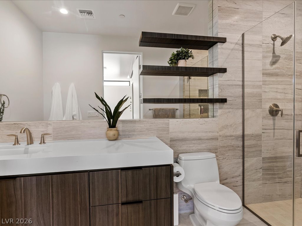 8733 Newport Isle Court Las Vegas NV 89117