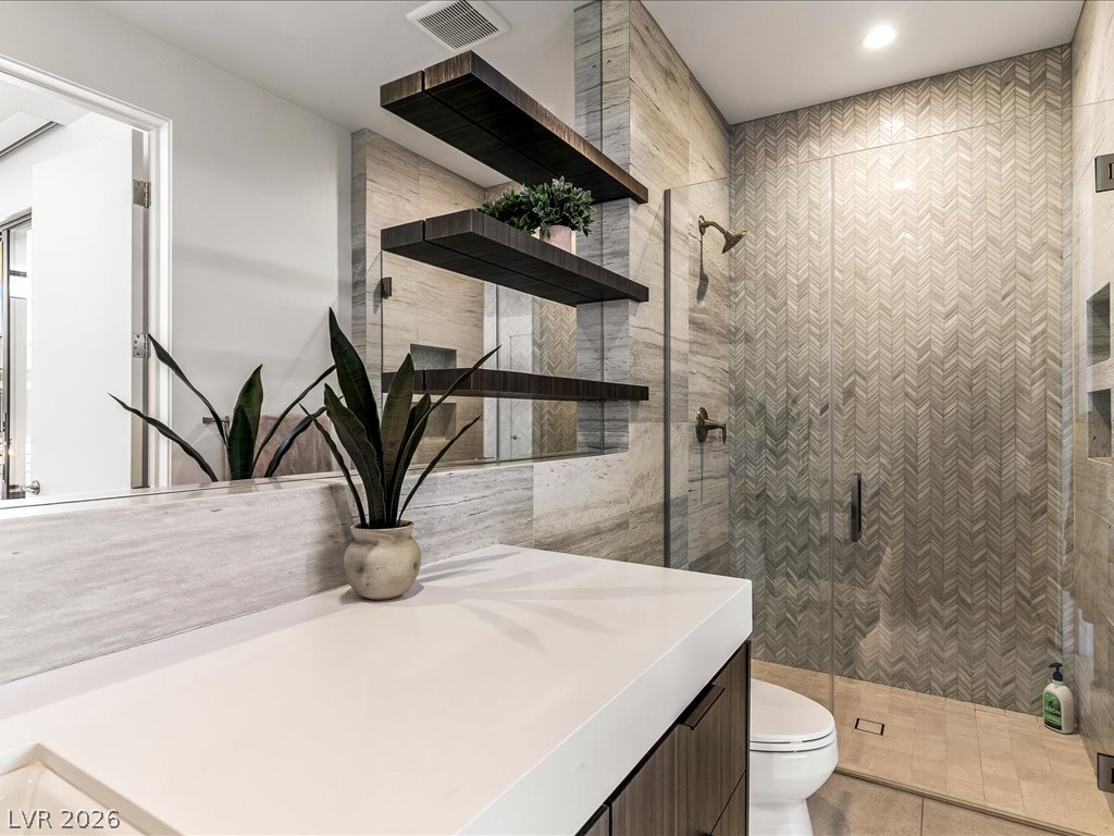 8733 Newport Isle Court Las Vegas NV 89117