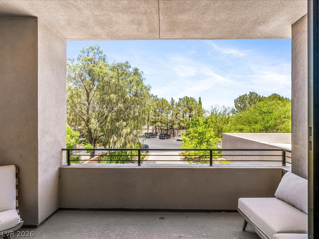 8733 Newport Isle Court Las Vegas NV 89117