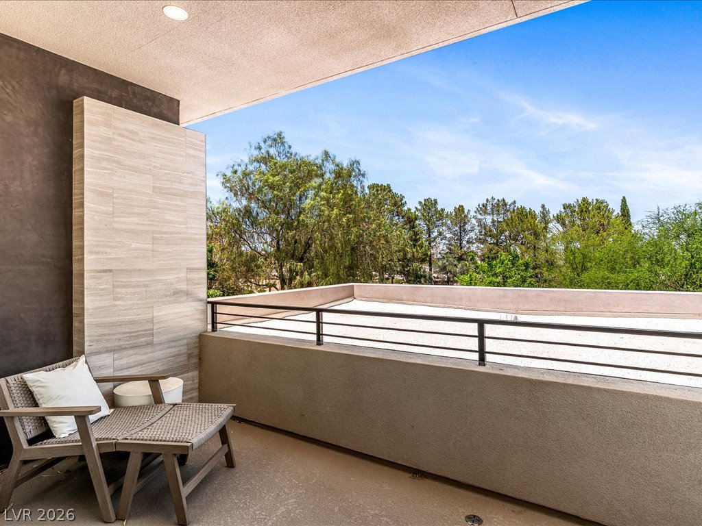 8733 Newport Isle Court Las Vegas NV 89117