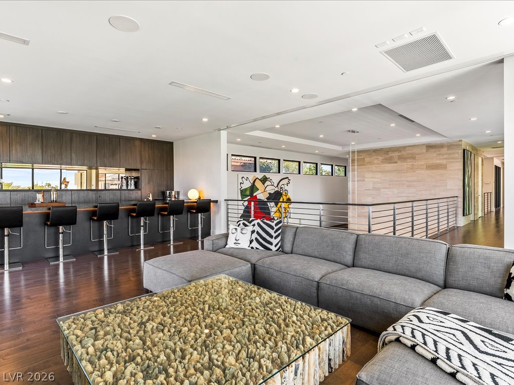 8733 Newport Isle Court Las Vegas NV 89117
