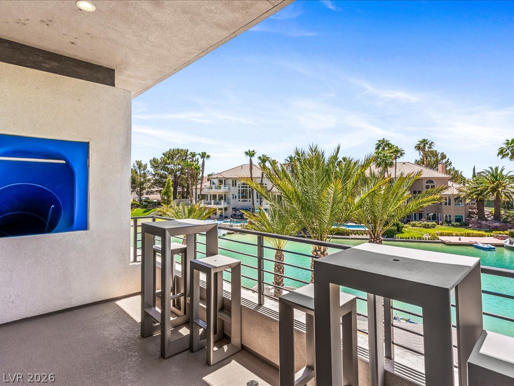 8733 Newport Isle Court Las Vegas NV 89117