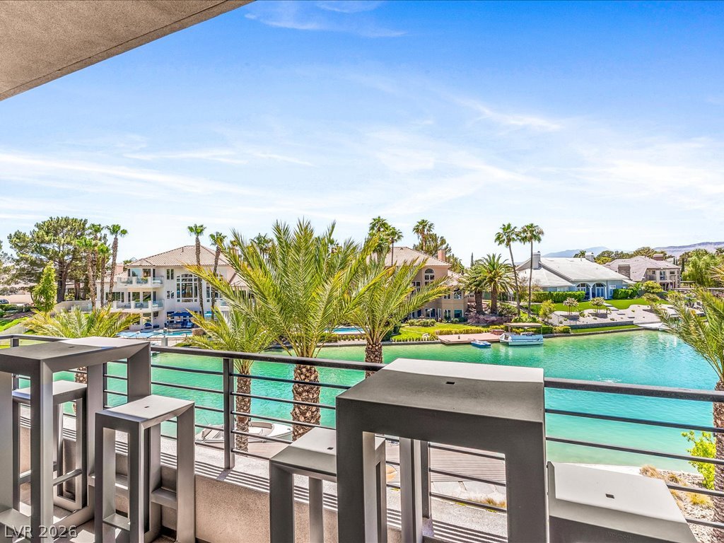 8733 Newport Isle Court Las Vegas NV 89117