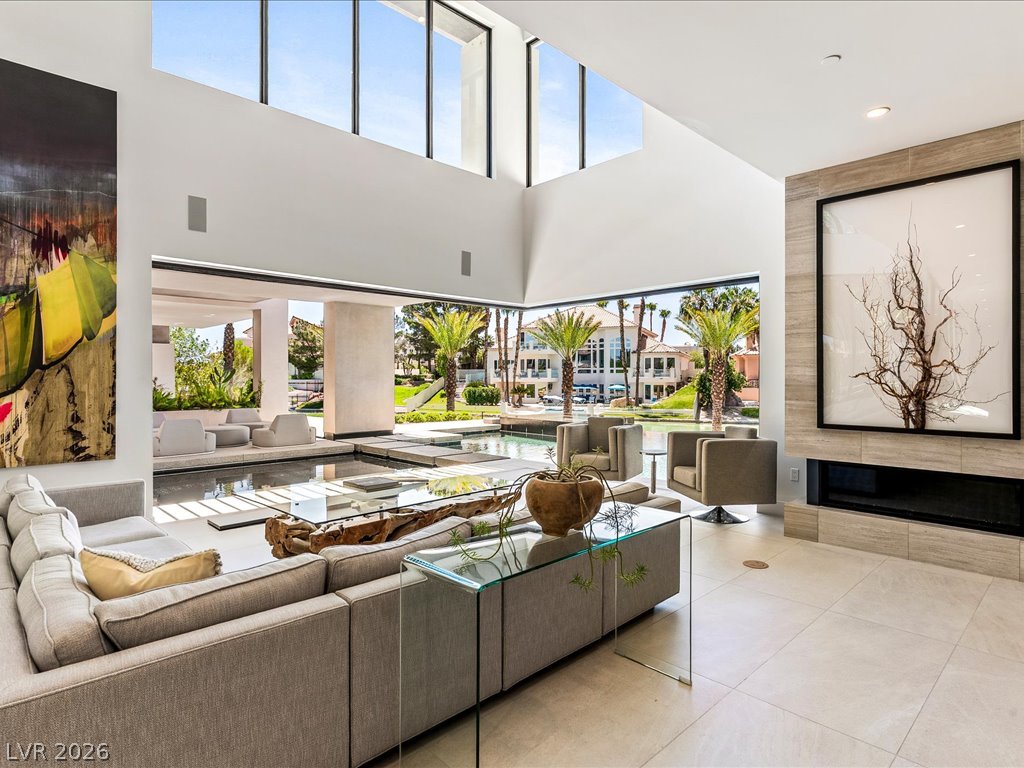 8733 Newport Isle Court Las Vegas NV 89117