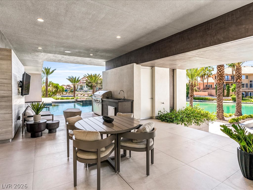 8733 Newport Isle Court Las Vegas NV 89117