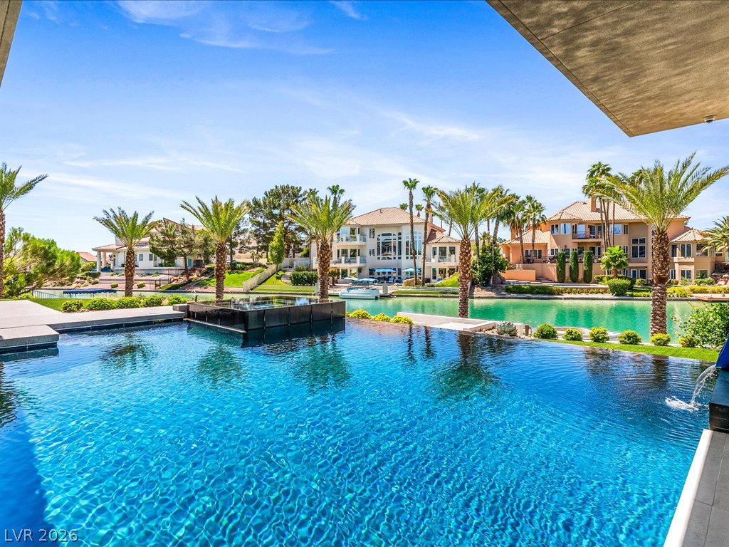 8733 Newport Isle Court Las Vegas NV 89117