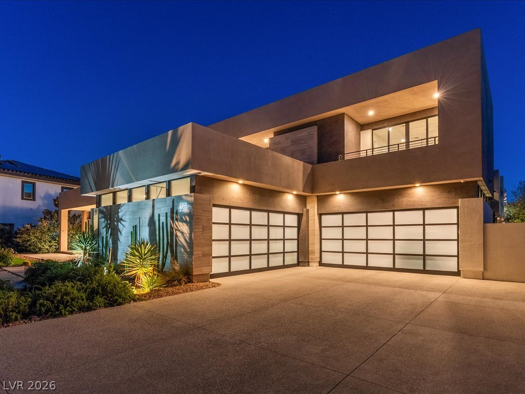 8733 Newport Isle Court Las Vegas NV 89117