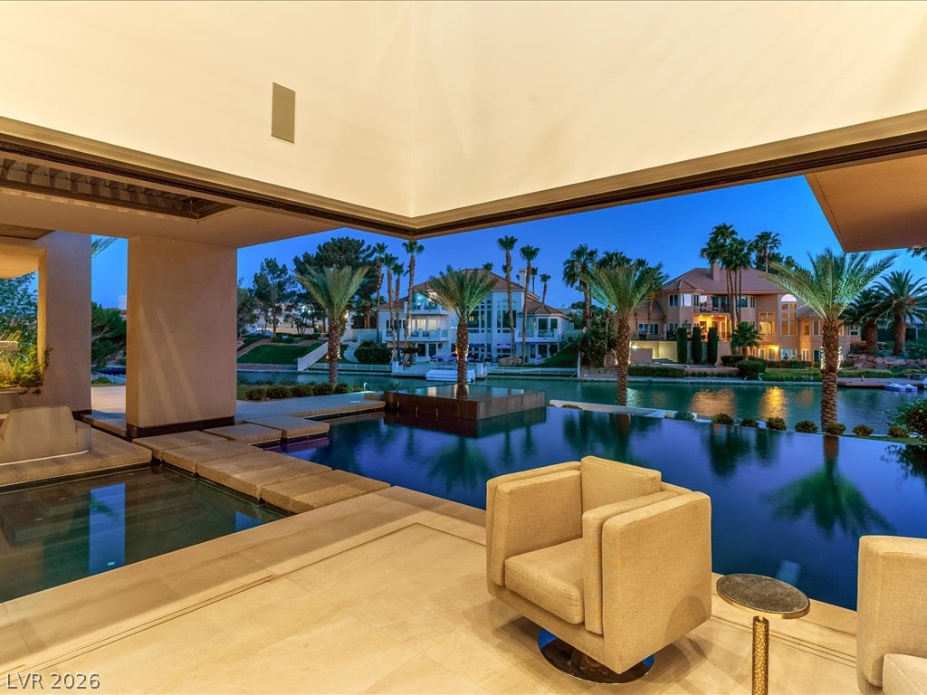 8733 Newport Isle Court Las Vegas NV 89117