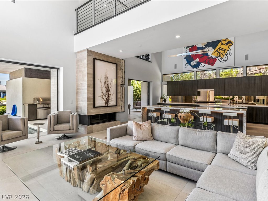 8733 Newport Isle Court Las Vegas NV 89117