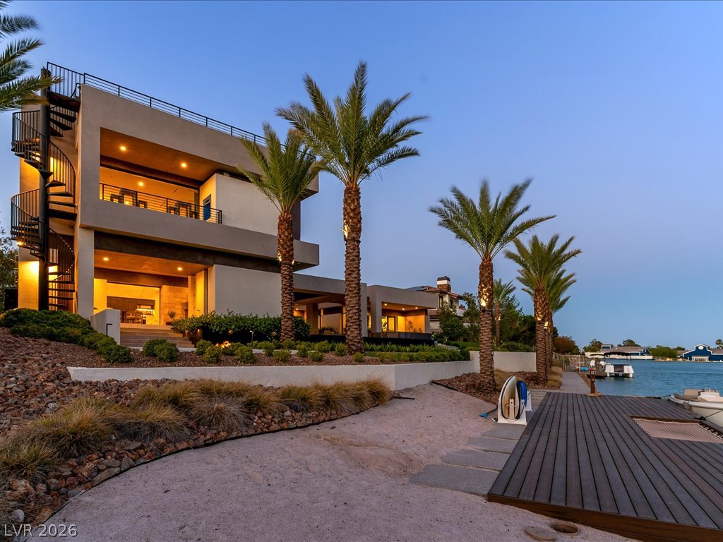 8733 Newport Isle Court Las Vegas NV 89117