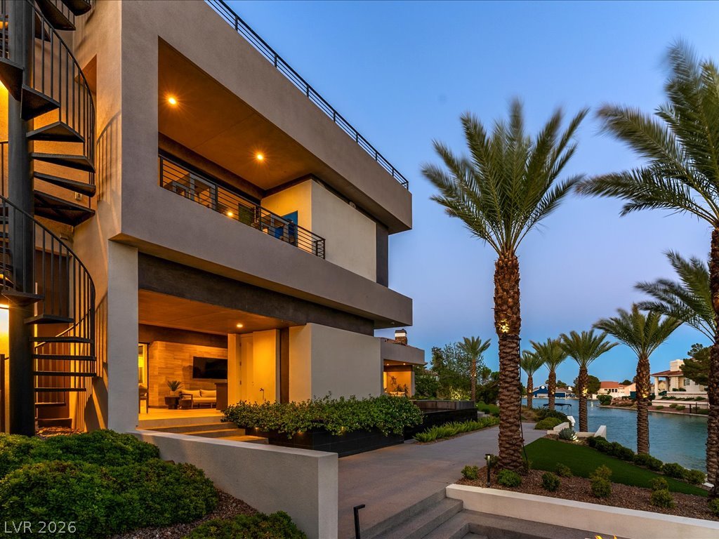 8733 Newport Isle Court Las Vegas NV 89117