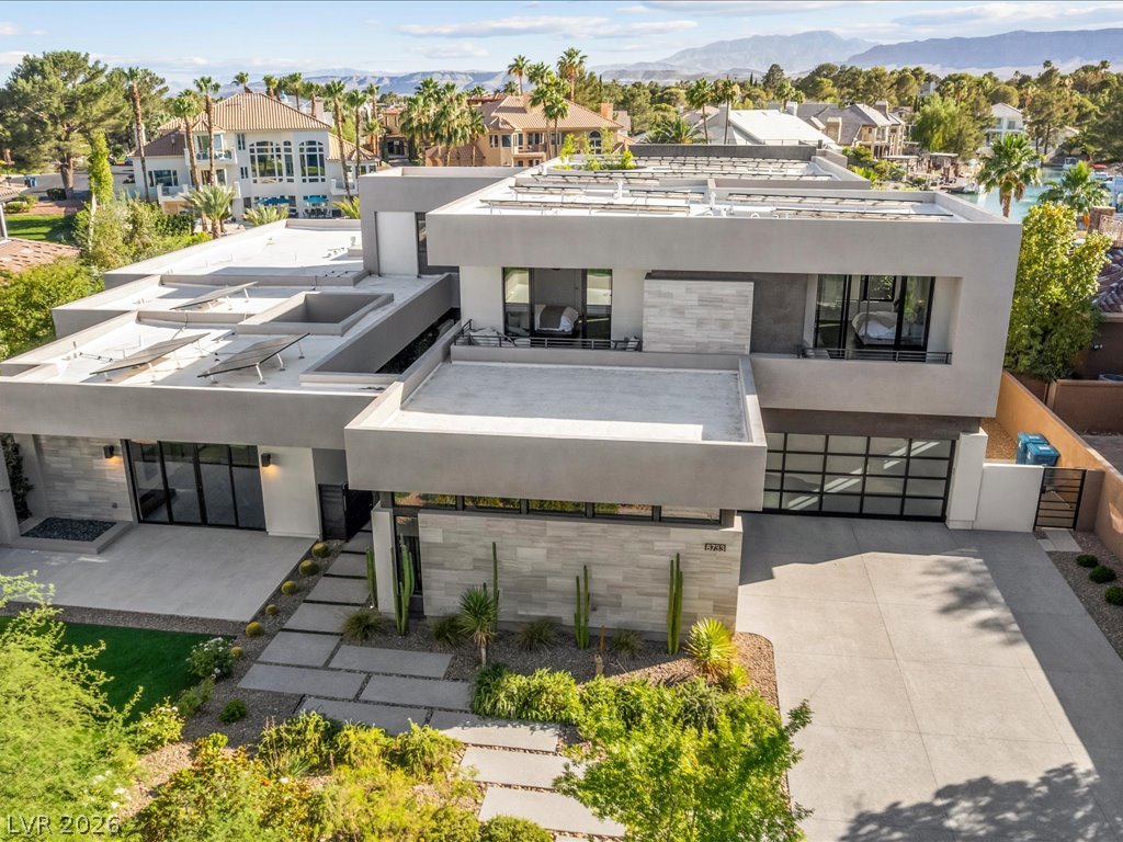 8733 Newport Isle Court Las Vegas NV 89117