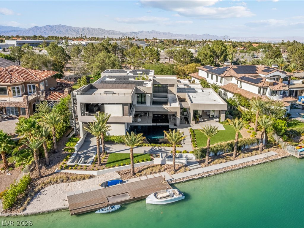 8733 Newport Isle Court Las Vegas NV 89117