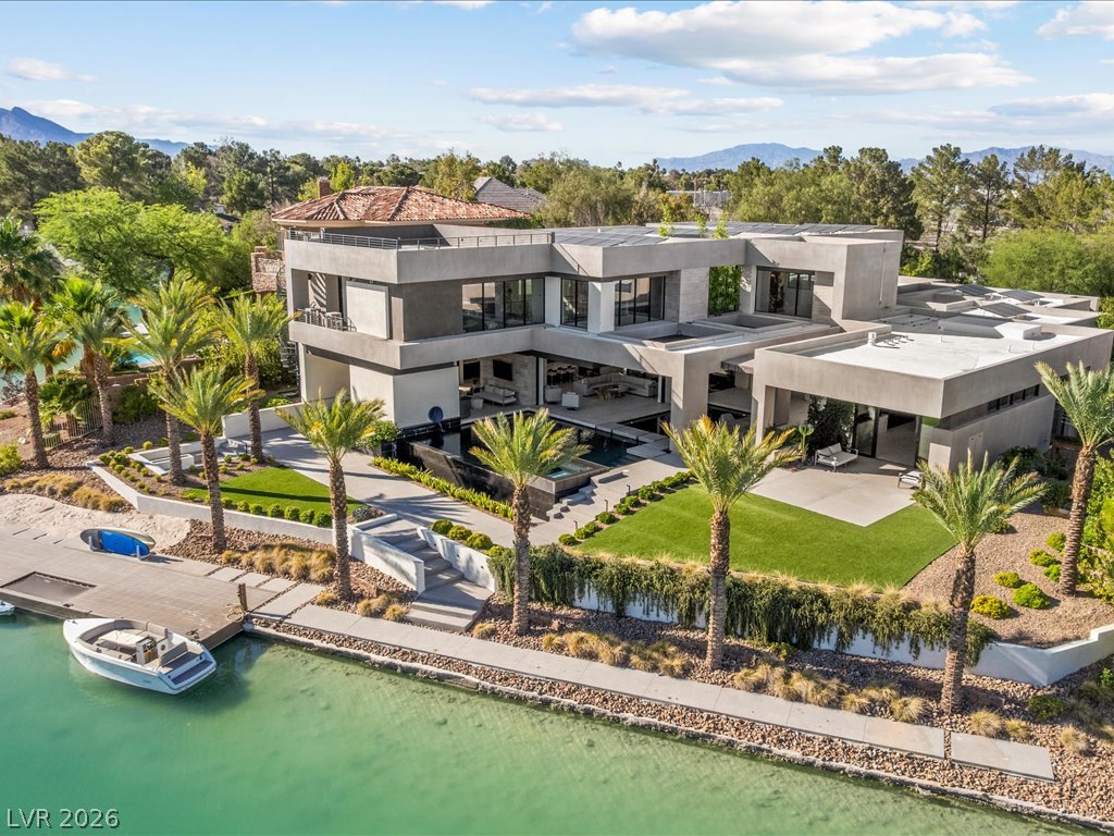8733 Newport Isle Court Las Vegas NV 89117