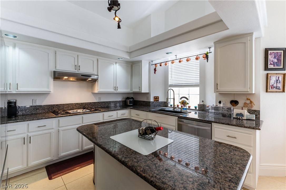 2407 Harlequin Circle Henderson NV 89074