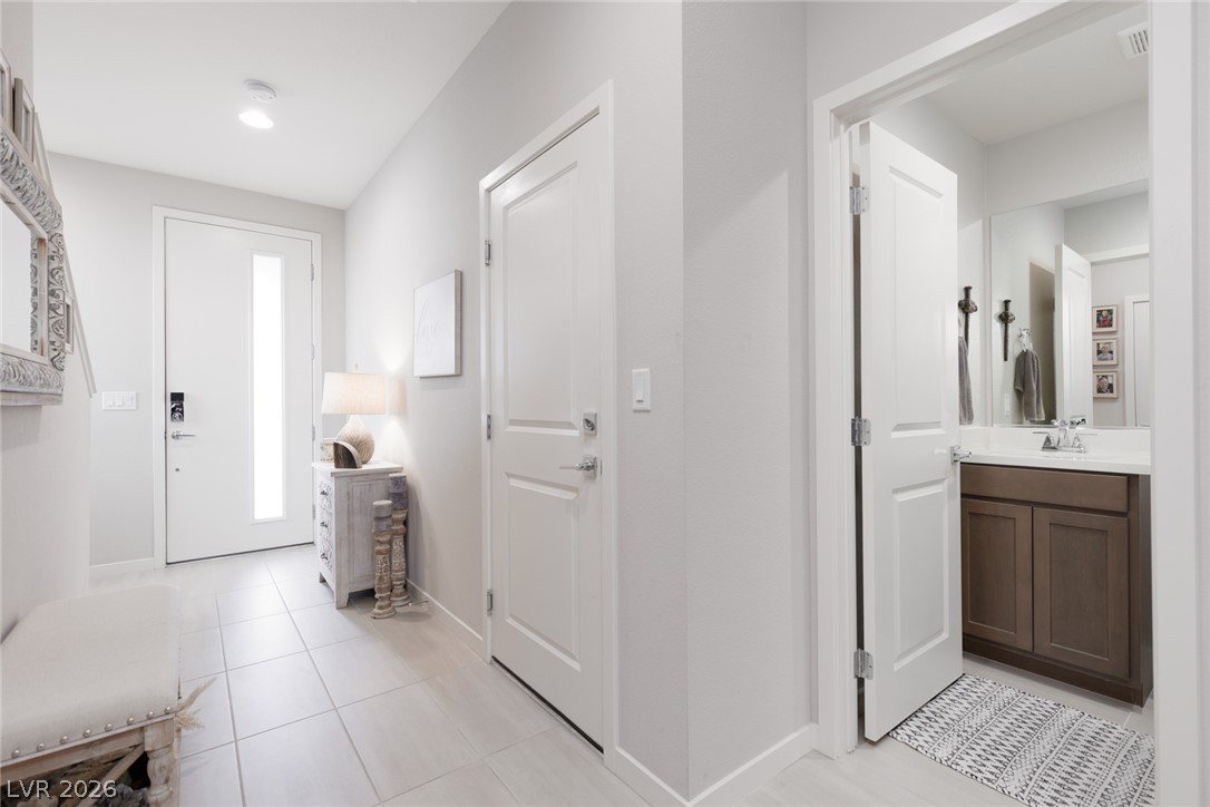 9719 Zircon Cliff Avenue Las Vegas NV 89148