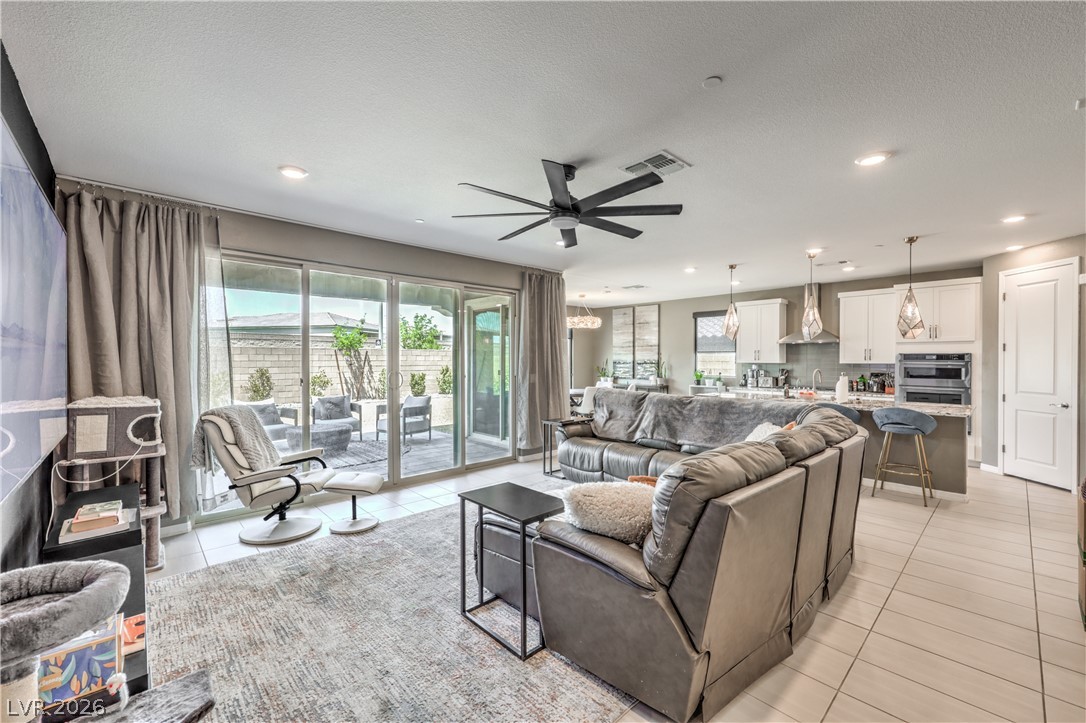 9952 Pine Trail Avenue Las Vegas NV 89166