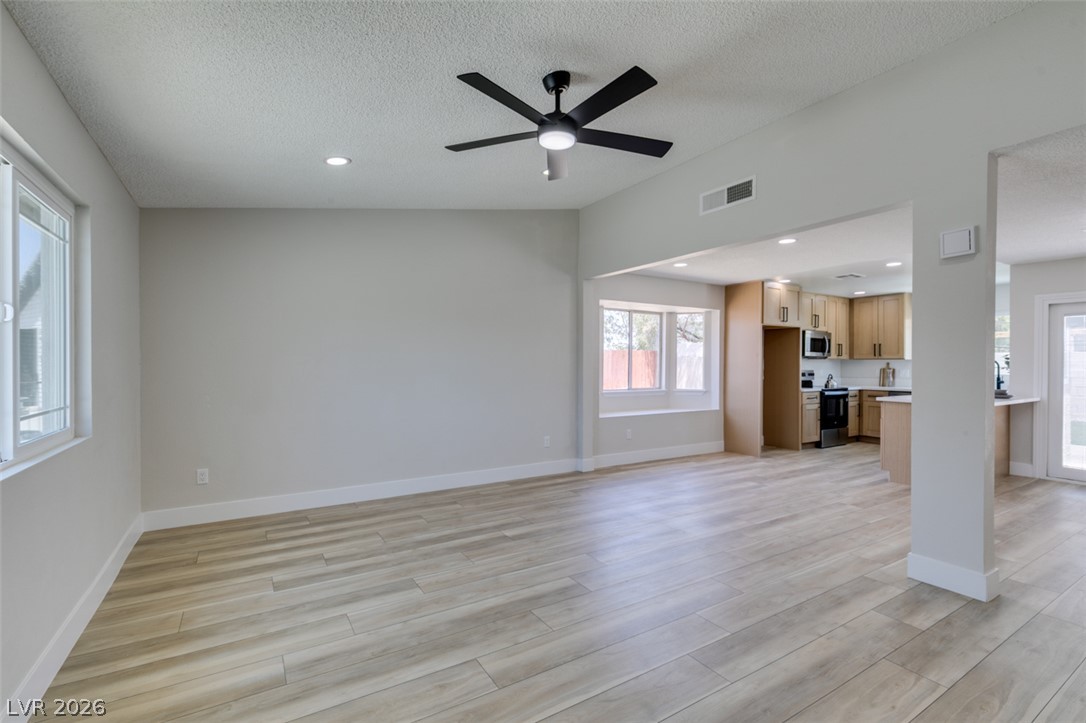 6012 Oceanside Way Las Vegas NV 89108