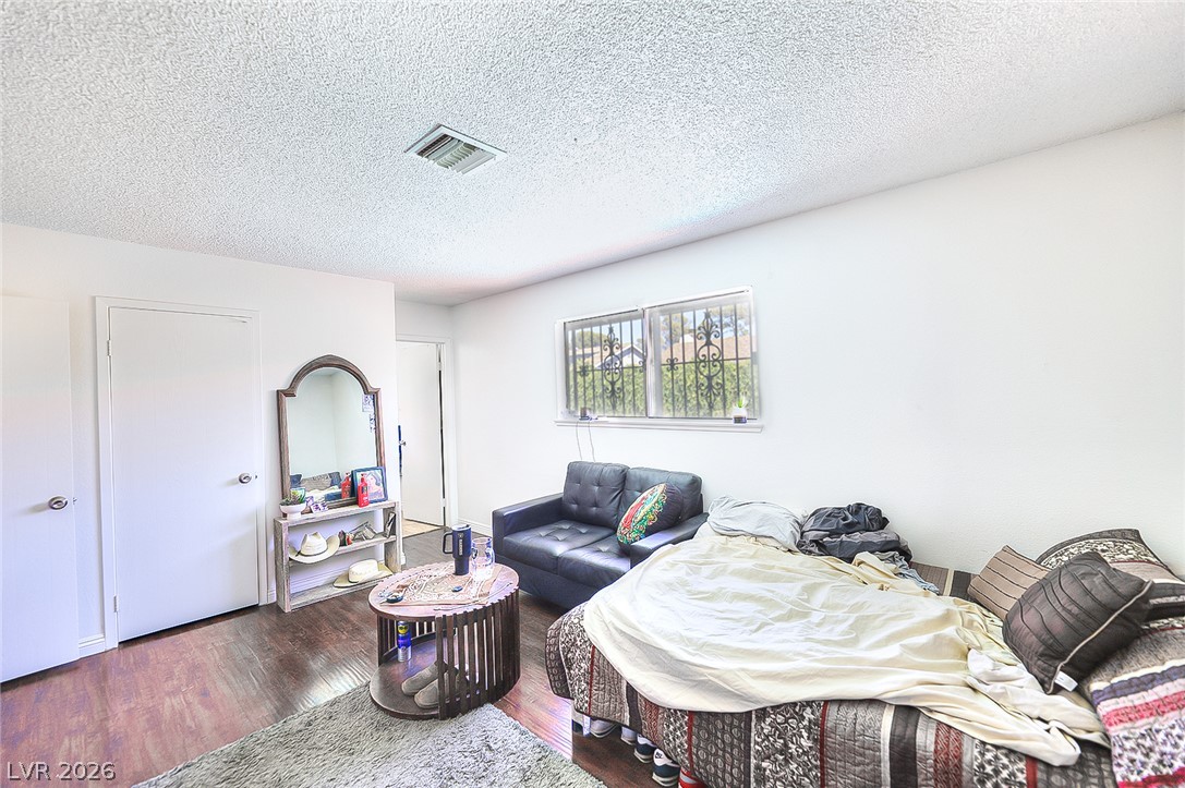 6146 Cedarwood Avenue Las Vegas NV 89103