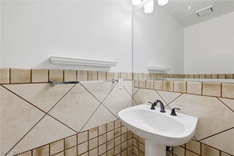 2421 Bloomington Drive Las Vegas NV 89134