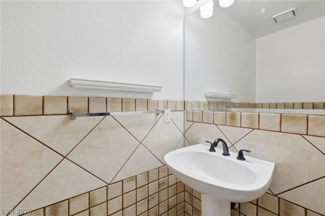 2421 Bloomington Drive Las Vegas NV 89134