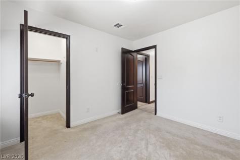 2421 Bloomington Drive Las Vegas NV 89134