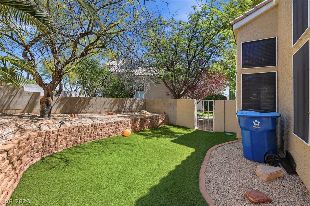2421 Bloomington Drive Las Vegas NV 89134