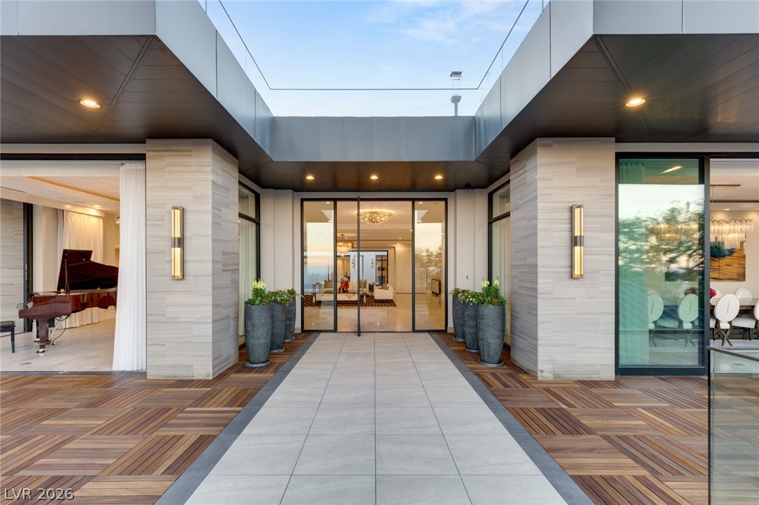 9 Echo Peak Lane Las Vegas NV 89135