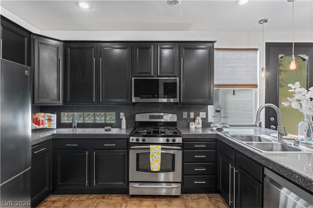 688 Canfield Point Avenue Las Vegas NV 89183