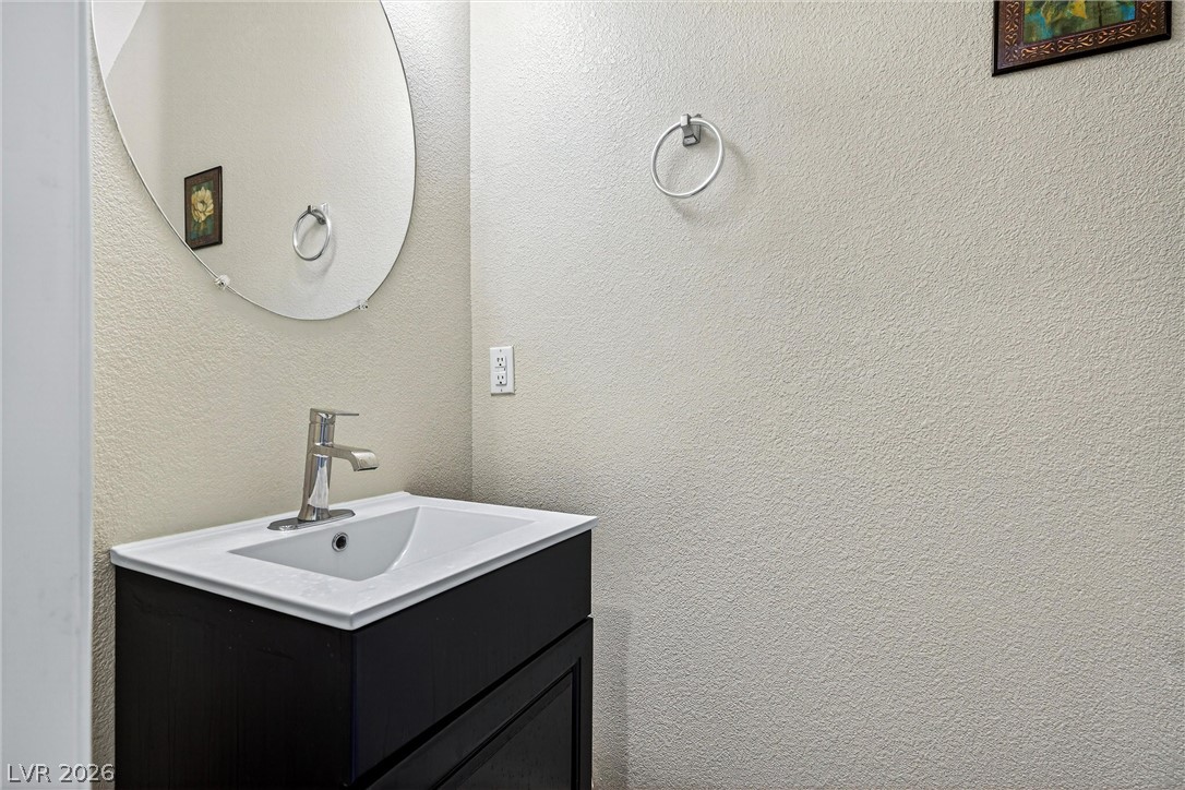 8796 Salvestrin Point Avenue Las Vegas NV 89148