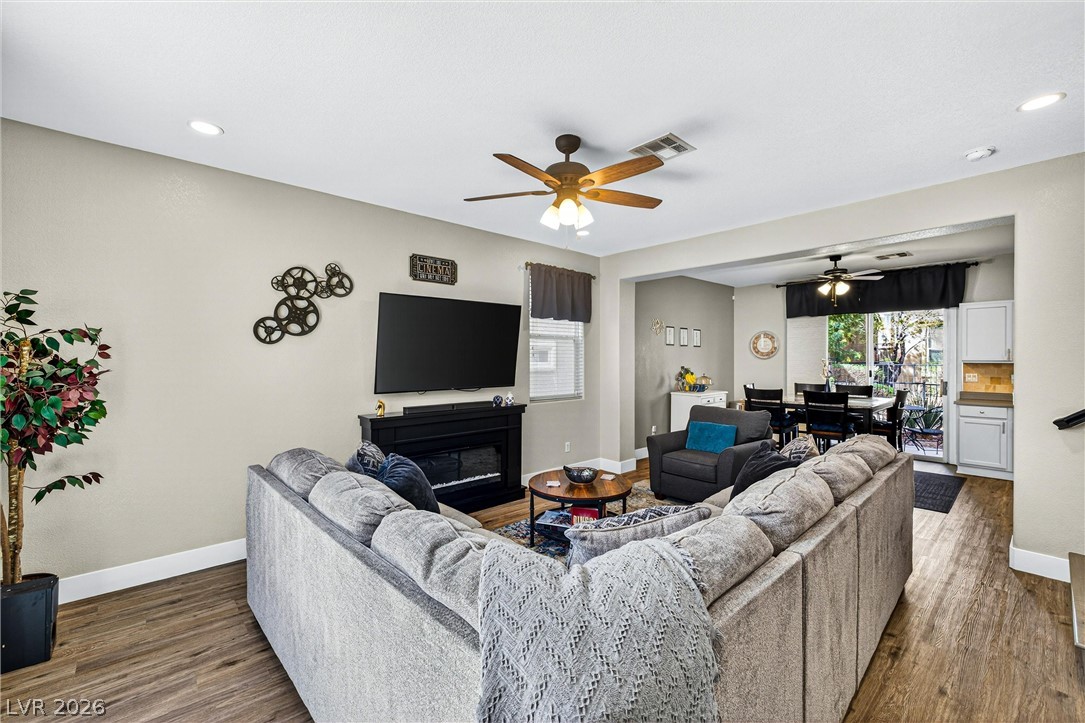 8796 Salvestrin Point Avenue Las Vegas NV 89148