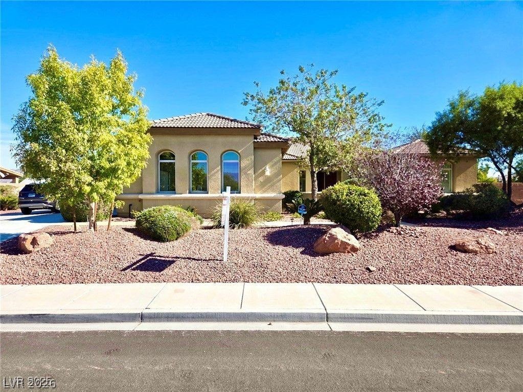 8370 Unicorn Street Las Vegas NV 89131