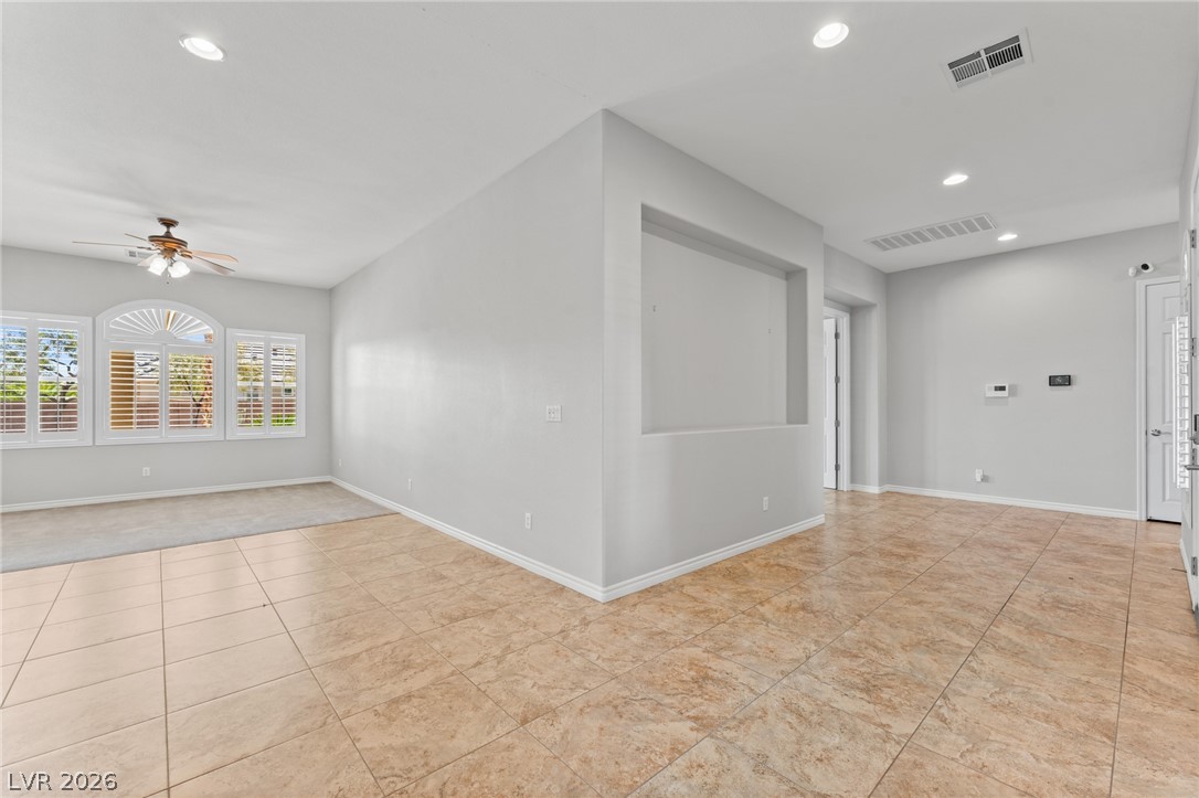 8370 Unicorn Street Las Vegas NV 89131