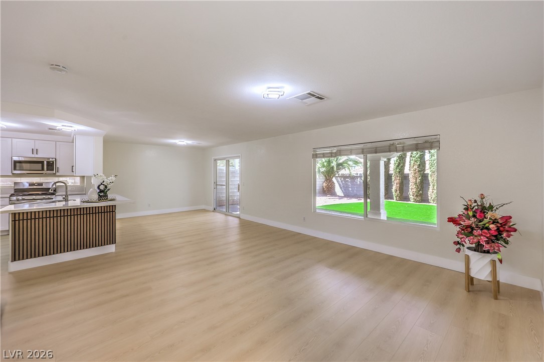 10034 Basalt Hollow Avenue Las Vegas NV 89148