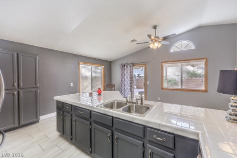 7017 Golden Desert Avenue Las Vegas NV 89129